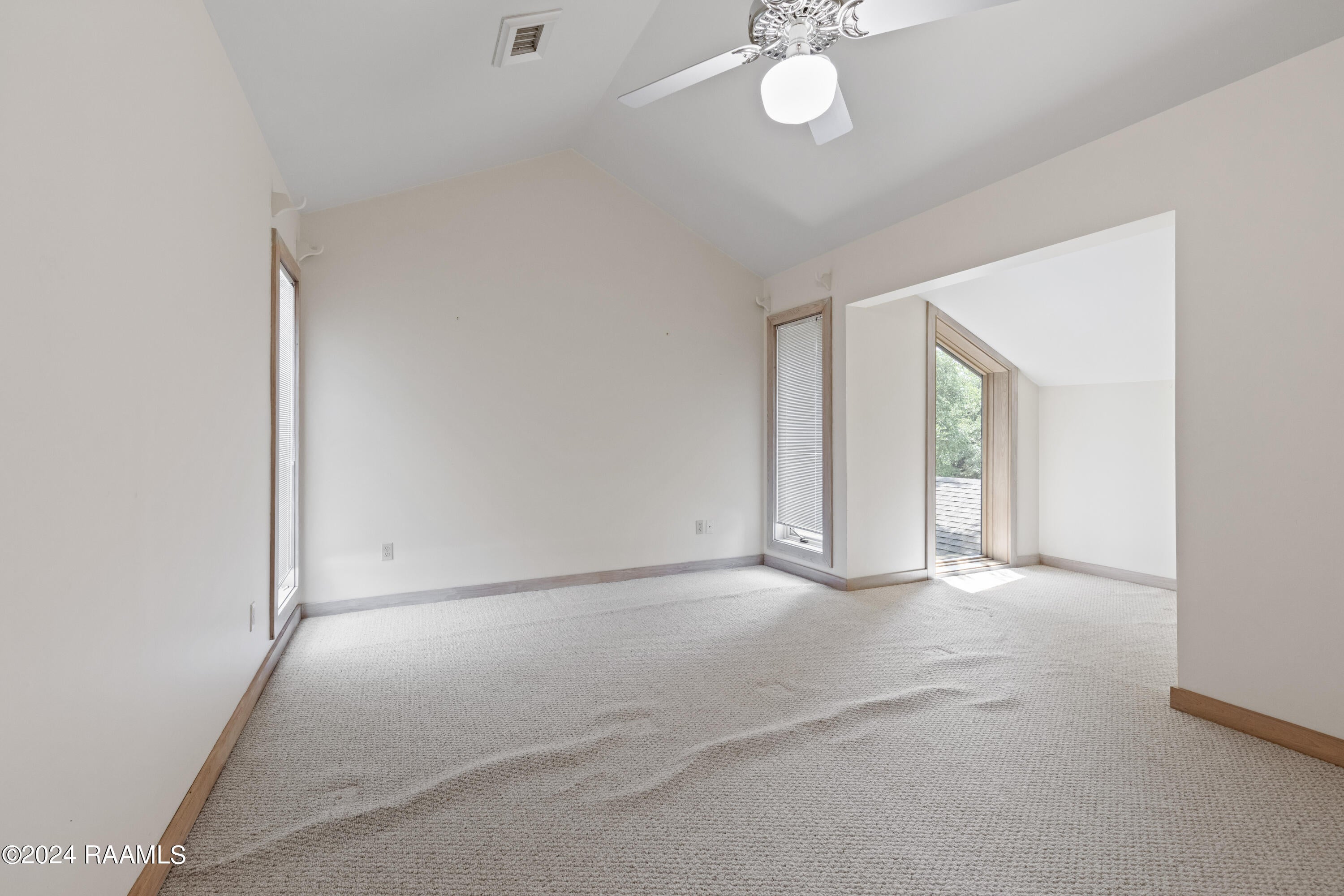 Breaux Bridge, Louisiana, 70517, United States, 4 Bedrooms Bedrooms, ,4 BathroomsBathrooms,Residential,Active,1922348