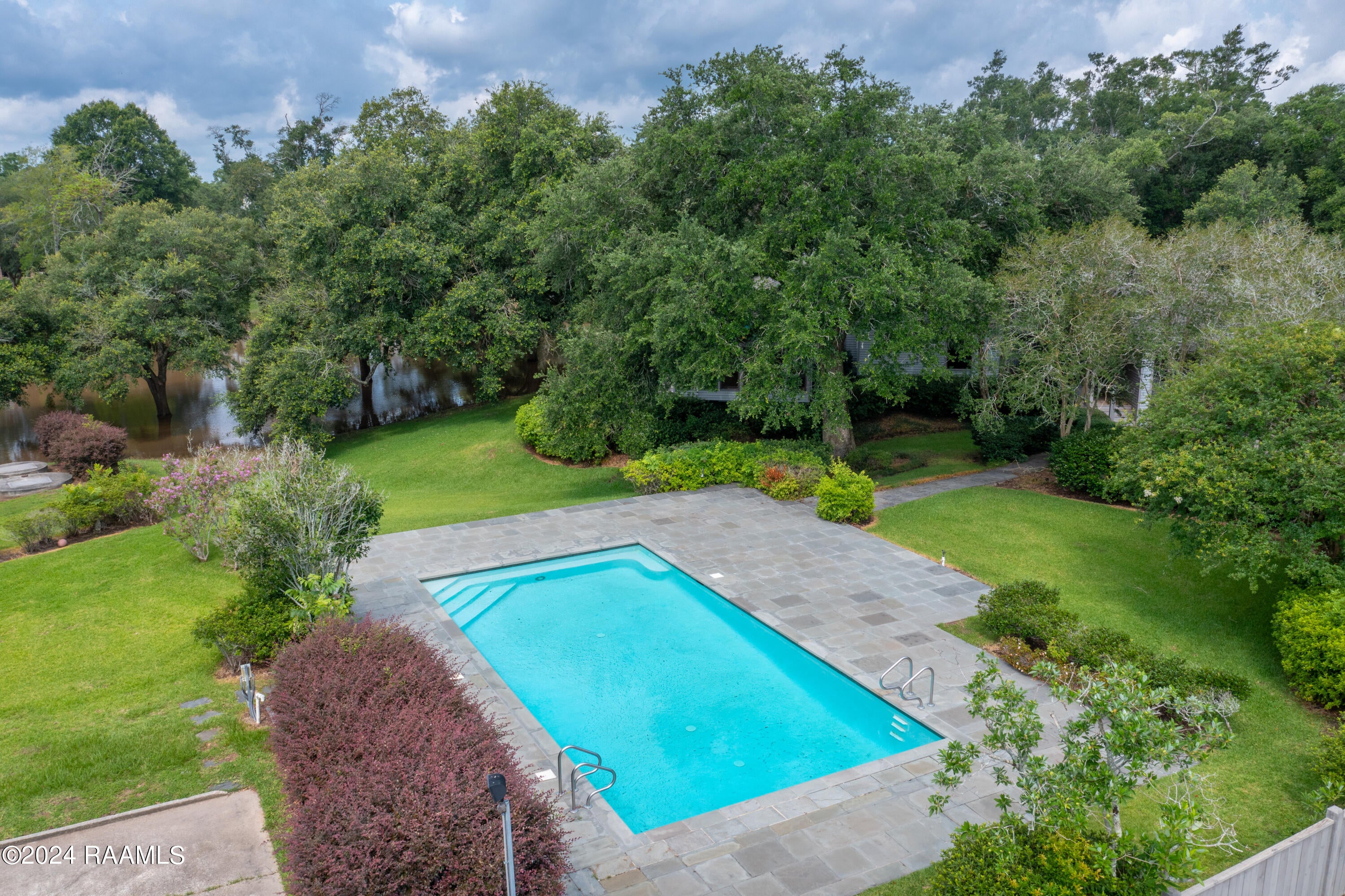 Breaux Bridge, Louisiana, 70517, United States, 4 Bedrooms Bedrooms, ,4 BathroomsBathrooms,Residential,Active,1922348