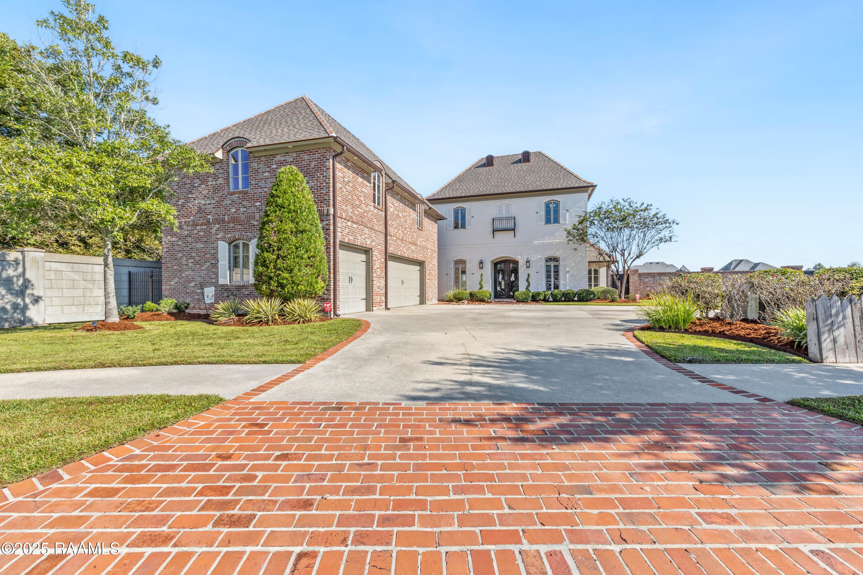 Breaux Bridge, Louisiana, 70517, United States, 4 Bedrooms Bedrooms, ,5 BathroomsBathrooms,Residential,Active,1985864