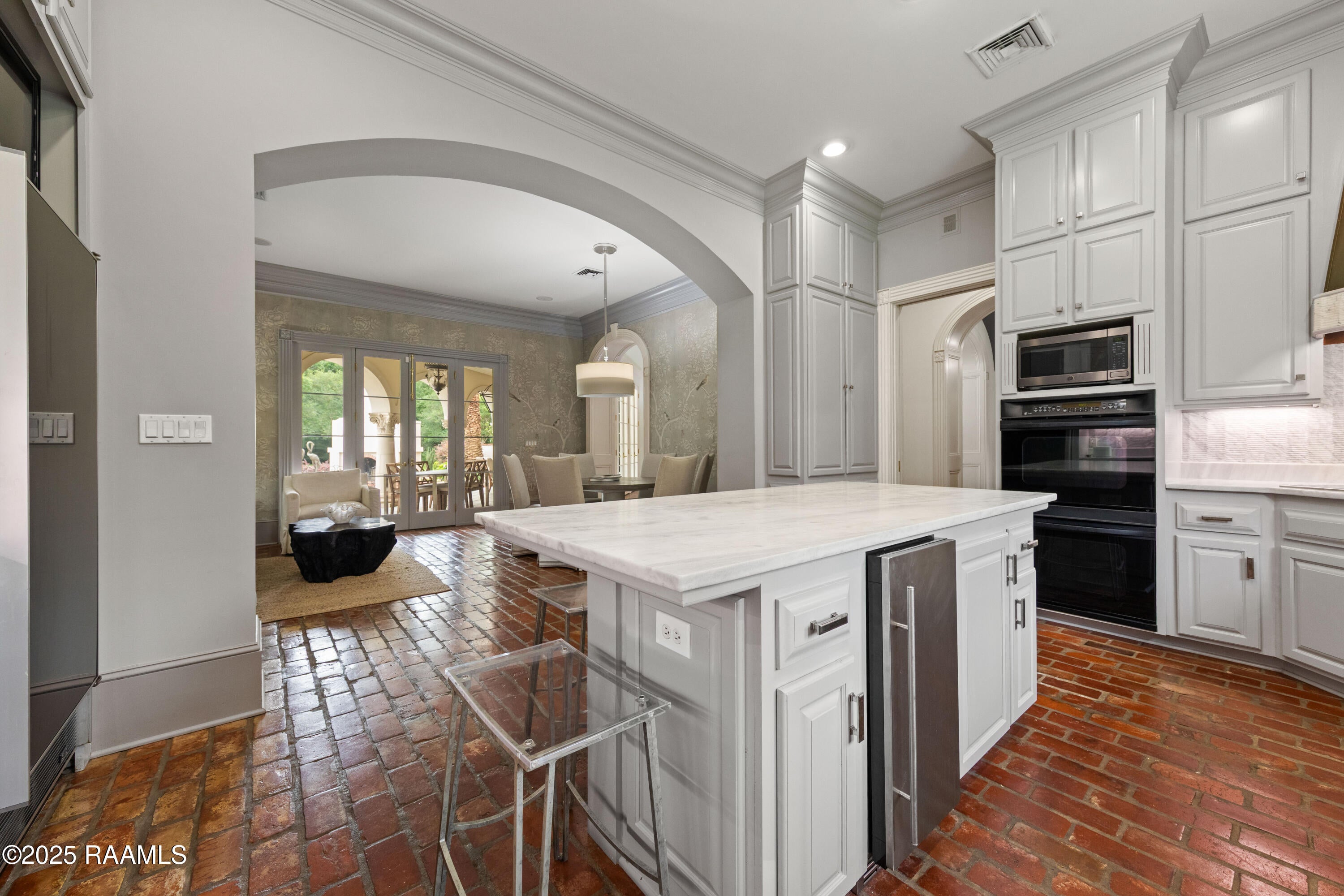 Abbeville, Louisiana, 70510, United States, 5 Bedrooms Bedrooms, ,5 BathroomsBathrooms,Residential,Active,1832294