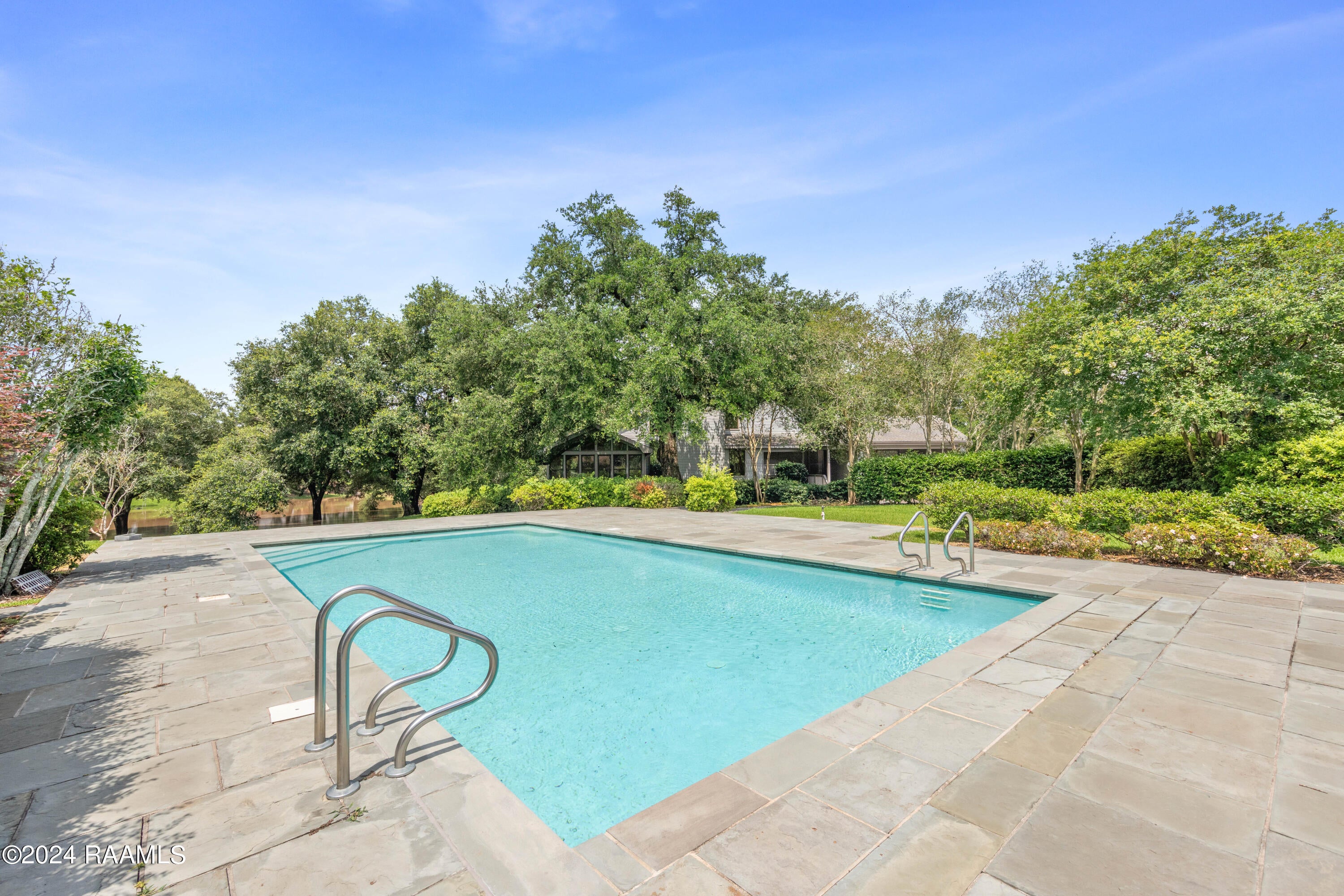 Breaux Bridge, Louisiana, 70517, United States, 4 Bedrooms Bedrooms, ,4 BathroomsBathrooms,Residential,Active,1922348