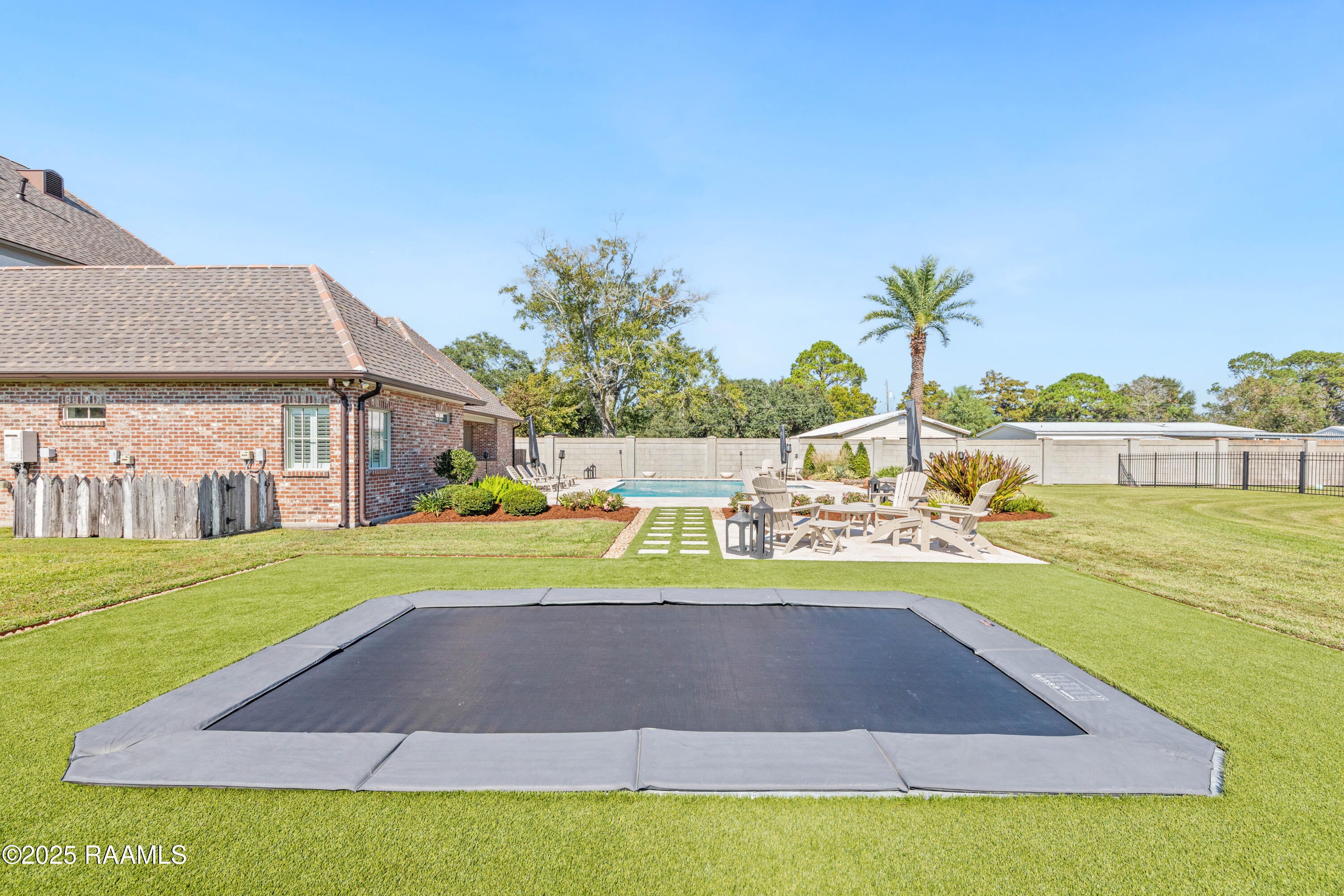 Breaux Bridge, Louisiana, 70517, United States, 4 Bedrooms Bedrooms, ,5 BathroomsBathrooms,Residential,Active,1985864