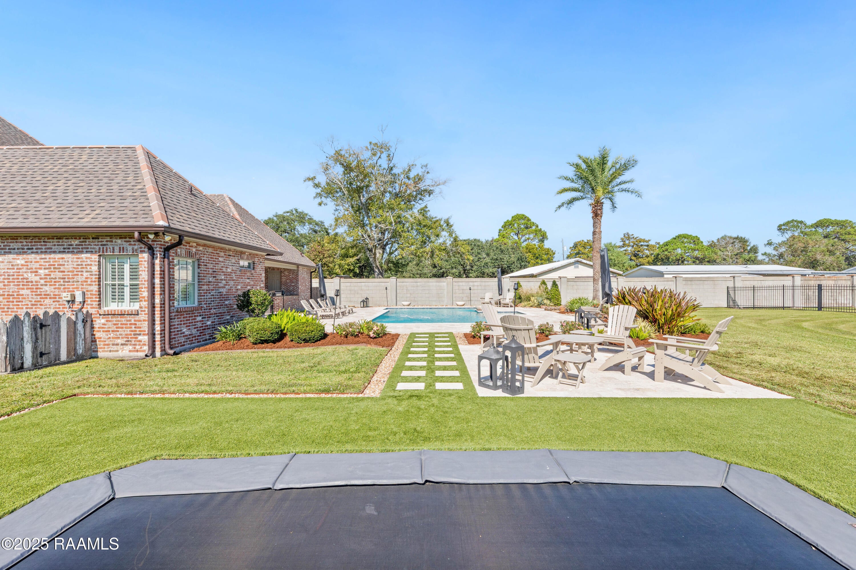 Breaux Bridge, Louisiana, 70517, United States, 4 Bedrooms Bedrooms, ,5 BathroomsBathrooms,Residential,Active,1985864