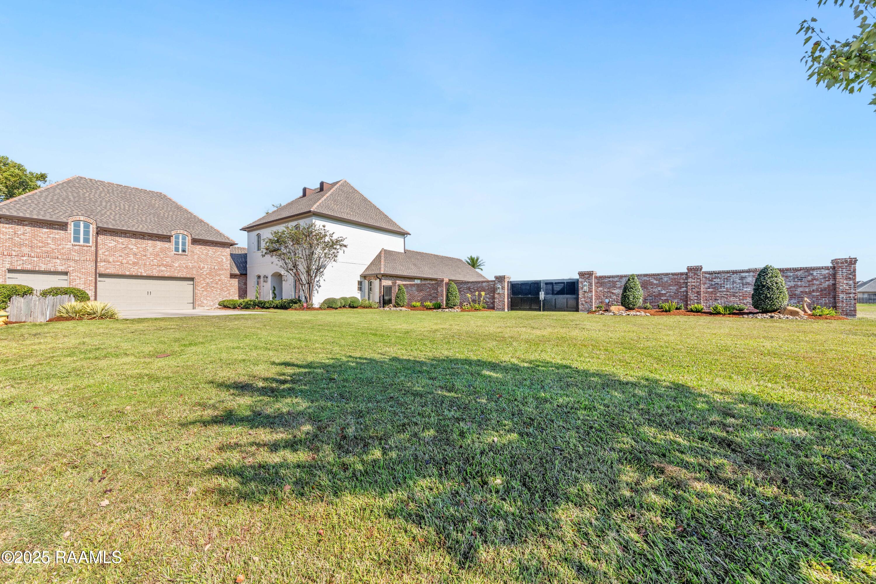 Breaux Bridge, Louisiana, 70517, United States, 4 Bedrooms Bedrooms, ,5 BathroomsBathrooms,Residential,Active,1985864