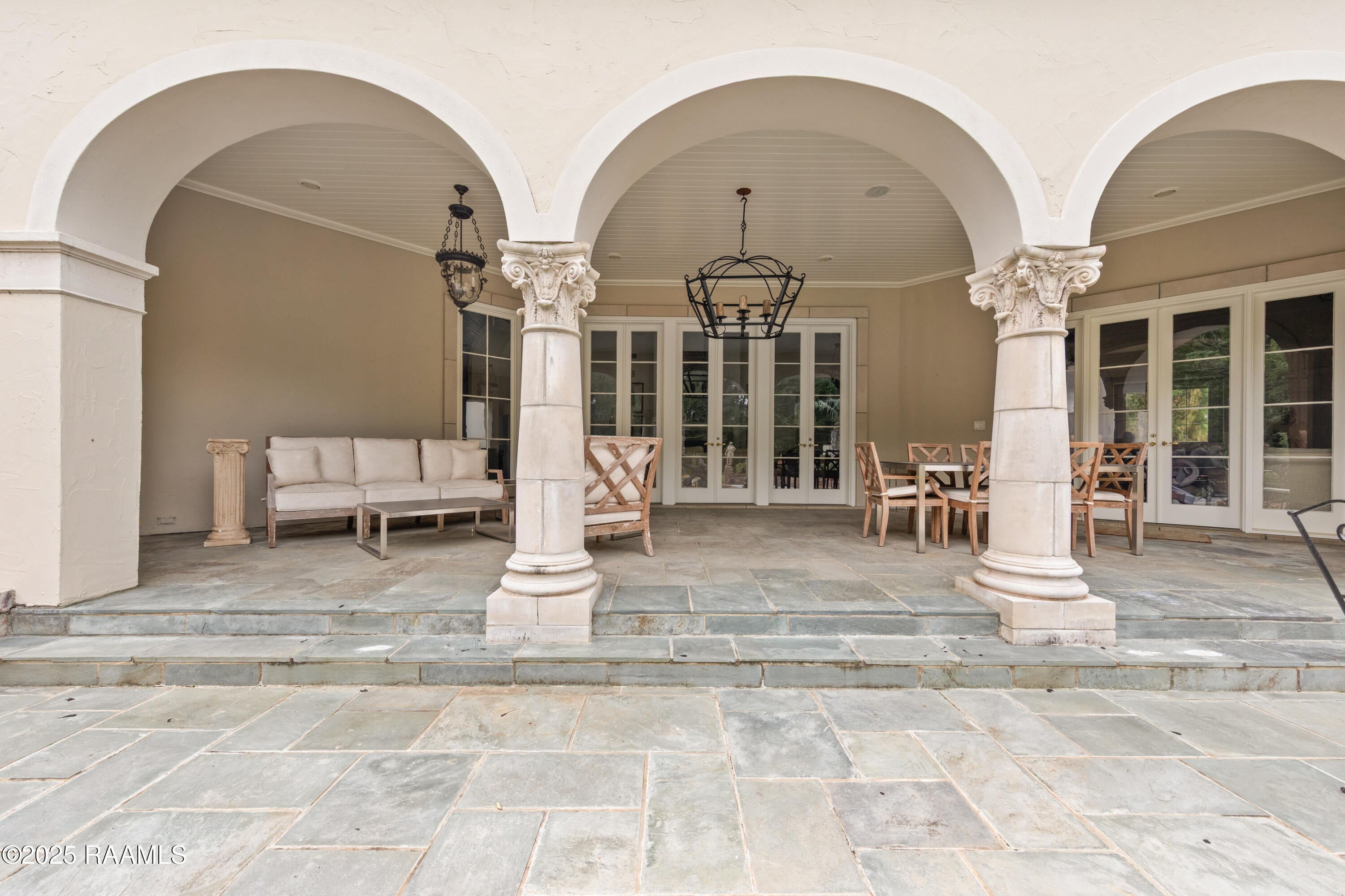 Abbeville, Louisiana, 70510, United States, 5 Bedrooms Bedrooms, ,5 BathroomsBathrooms,Residential,Active,1832294