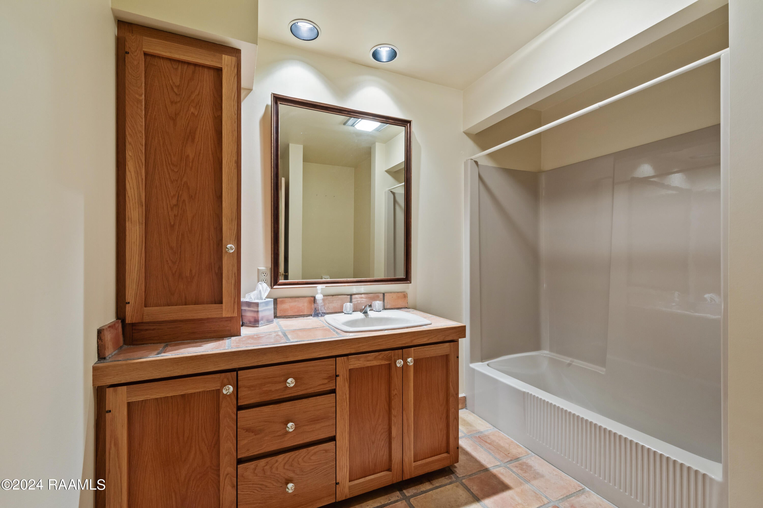 Breaux Bridge, Louisiana, 70517, United States, 4 Bedrooms Bedrooms, ,4 BathroomsBathrooms,Residential,Active,1922348