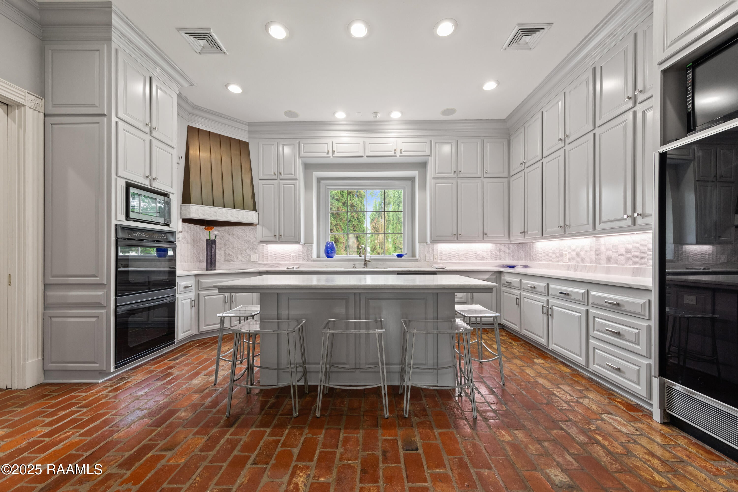 Abbeville, Louisiana, 70510, United States, 5 Bedrooms Bedrooms, ,5 BathroomsBathrooms,Residential,Active,1832294