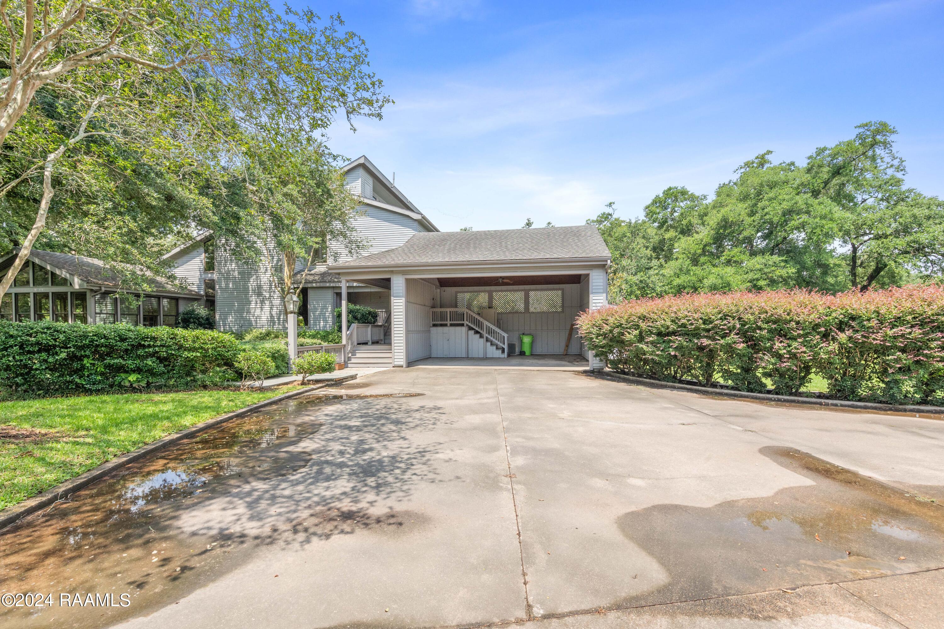 Breaux Bridge, Louisiana, 70517, United States, 4 Bedrooms Bedrooms, ,4 BathroomsBathrooms,Residential,Active,1922348