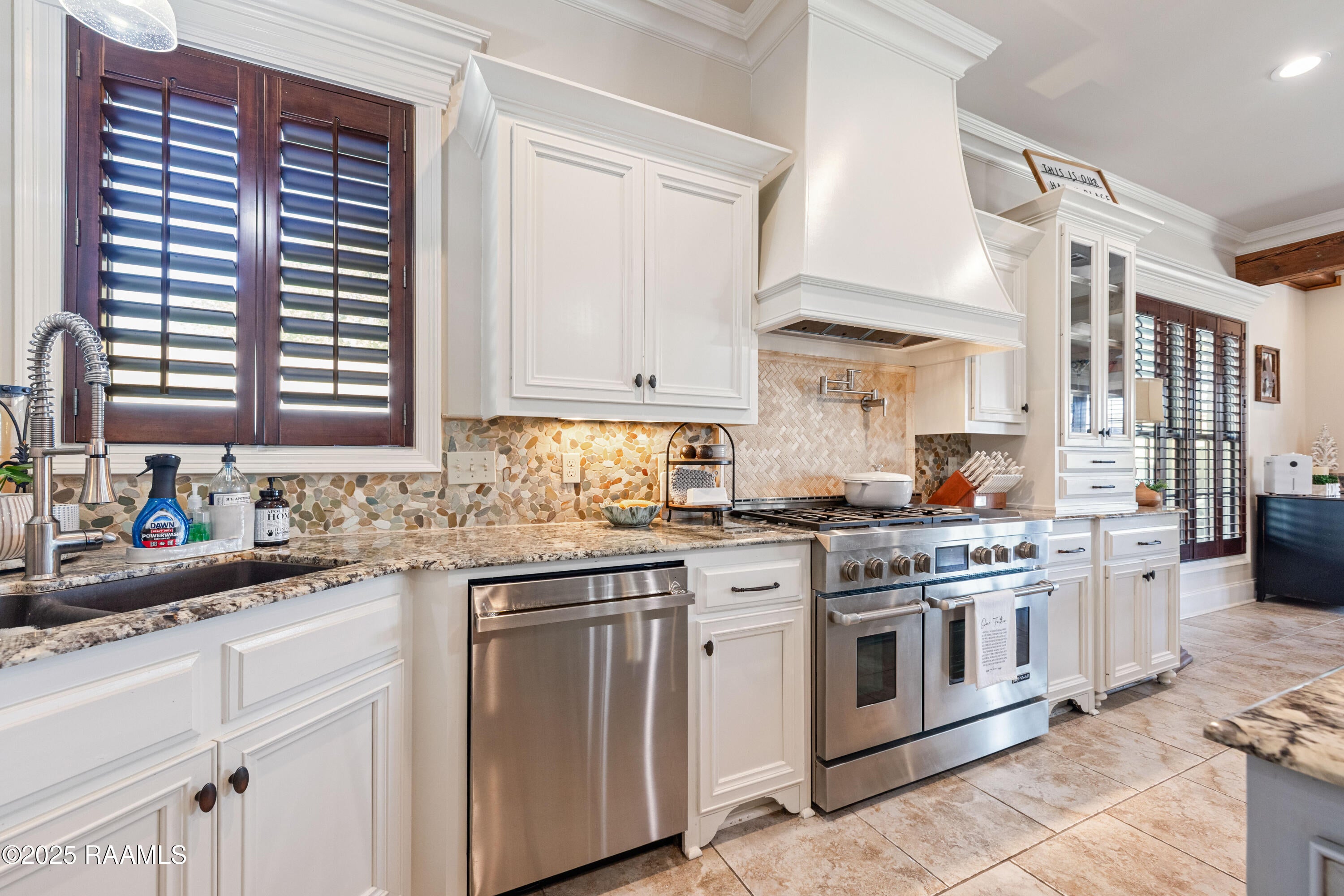 Breaux Bridge, Louisiana, 70517, United States, 4 Bedrooms Bedrooms, ,5 BathroomsBathrooms,Residential,Active,1985864