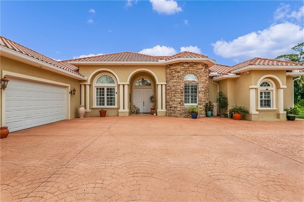 Fellsmere, Florida, 32948, United States, 6 Bedrooms Bedrooms, ,5 BathroomsBathrooms,Residential,Active,1863540