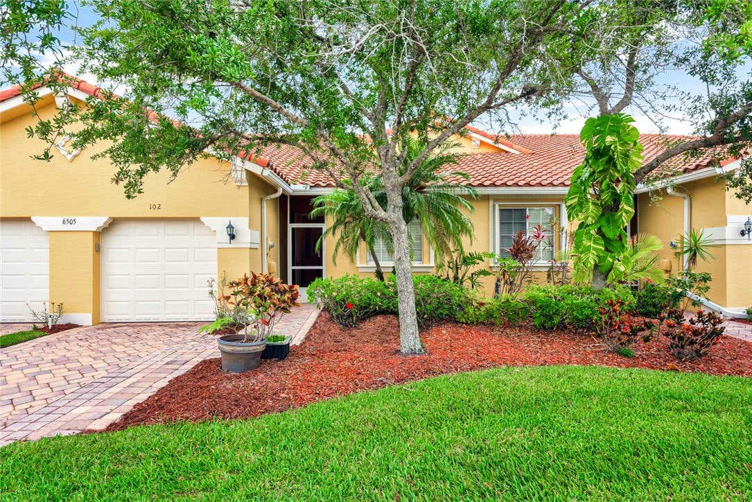 6505 OXFORD CIR UNIT 102B, VERO BEACH, FL 32966, photo 1 of 36