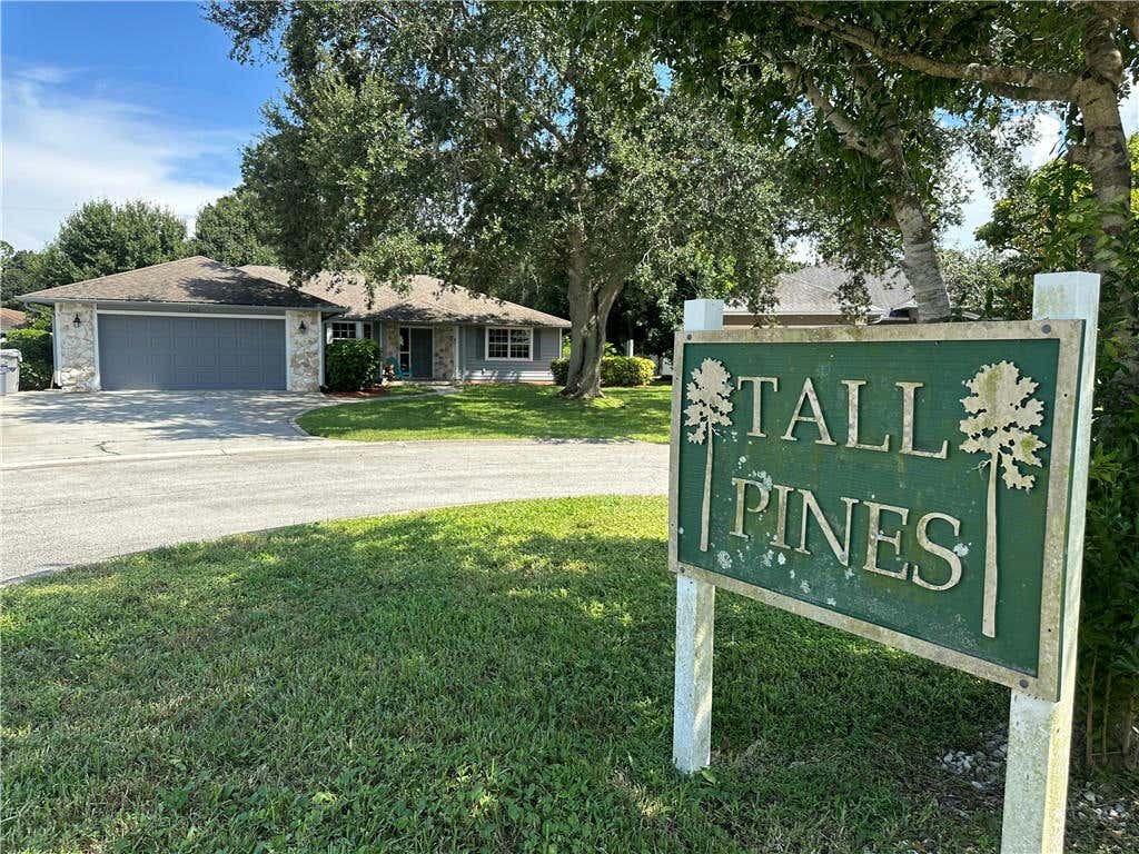 1310 38TH AVE, VERO BEACH, FL 32960, photo 1 of 25