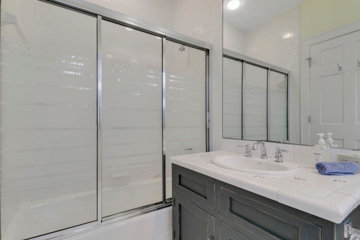 Indian River Shores, Florida, 32963, United States, 4 Bedrooms Bedrooms, ,6 BathroomsBathrooms,Residential,Active,1952455