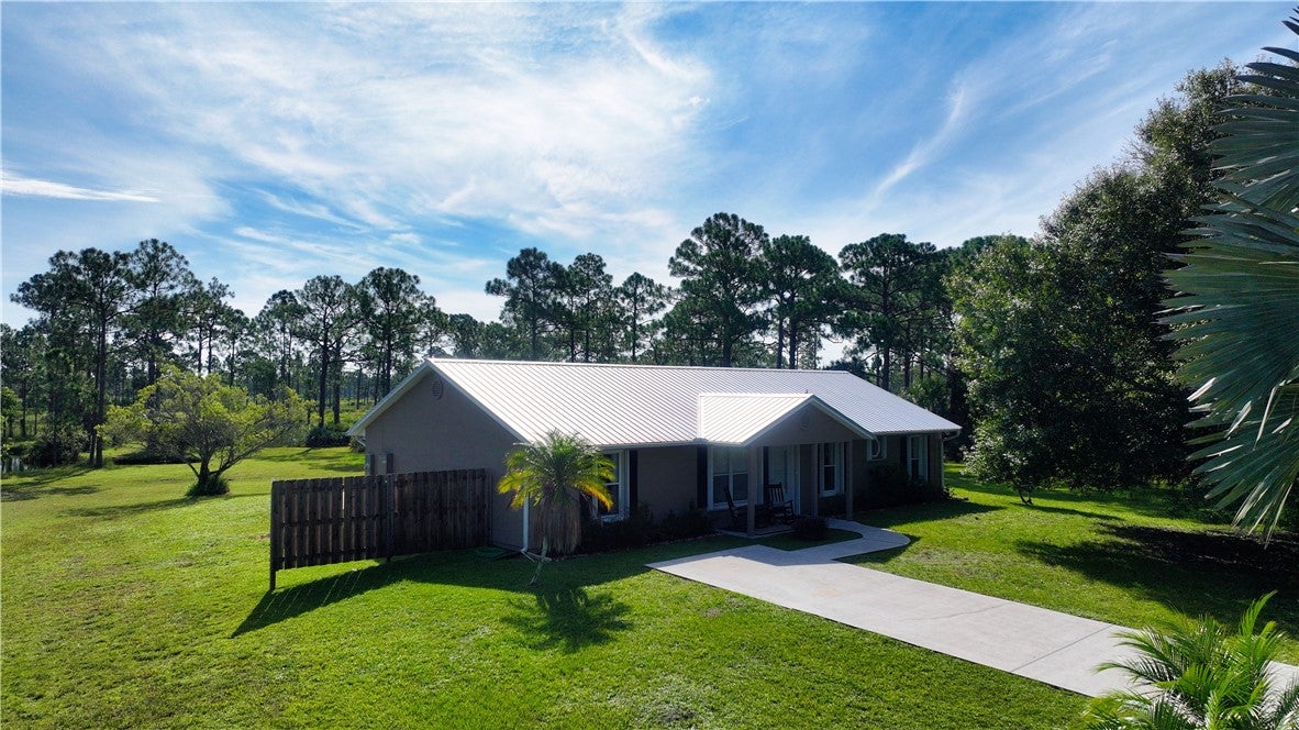 Fellsmere, Florida, 32948, United States, 3 Bedrooms Bedrooms, ,2 BathroomsBathrooms,Residential,Active,1908152