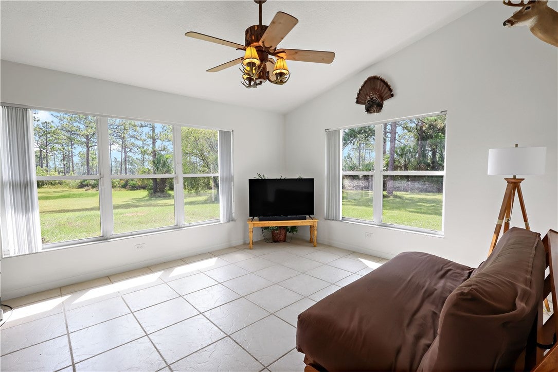 Fellsmere, Florida, 32948, United States, 3 Bedrooms Bedrooms, ,2 BathroomsBathrooms,Residential,Active,1908152