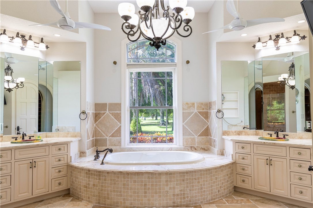 Vero Beach, Florida, 32967, United States, 4 Bedrooms Bedrooms, ,5 BathroomsBathrooms,Residential,Active,1909095