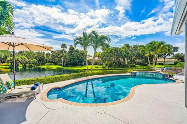 300 SABLE OAK DR, VERO BEACH, FL 32963 - Image 1