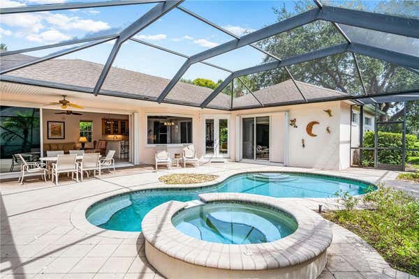 254 OAK HAMMOCK CIR SW, VERO BEACH, FL 32962 - Image 1