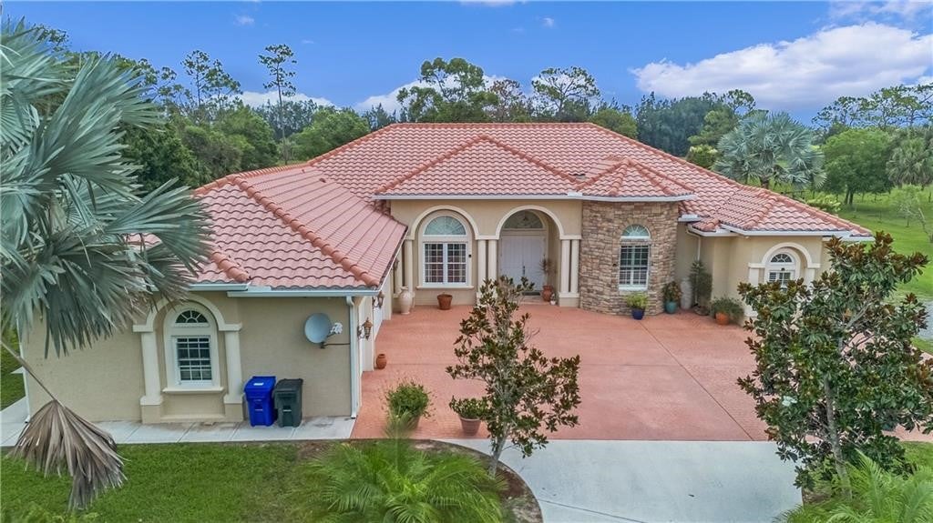 Fellsmere, Florida, 32948, United States, 6 Bedrooms Bedrooms, ,5 BathroomsBathrooms,Residential,Active,1863540