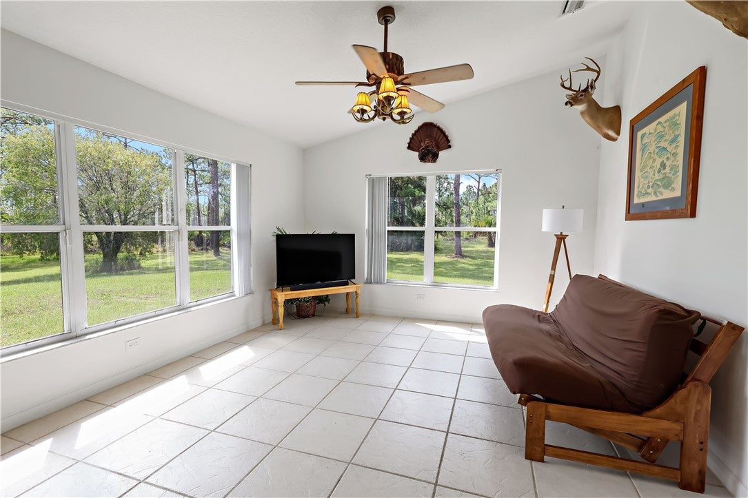 Fellsmere, Florida, 32948, United States, 3 Bedrooms Bedrooms, ,2 BathroomsBathrooms,Residential,Active,1908152