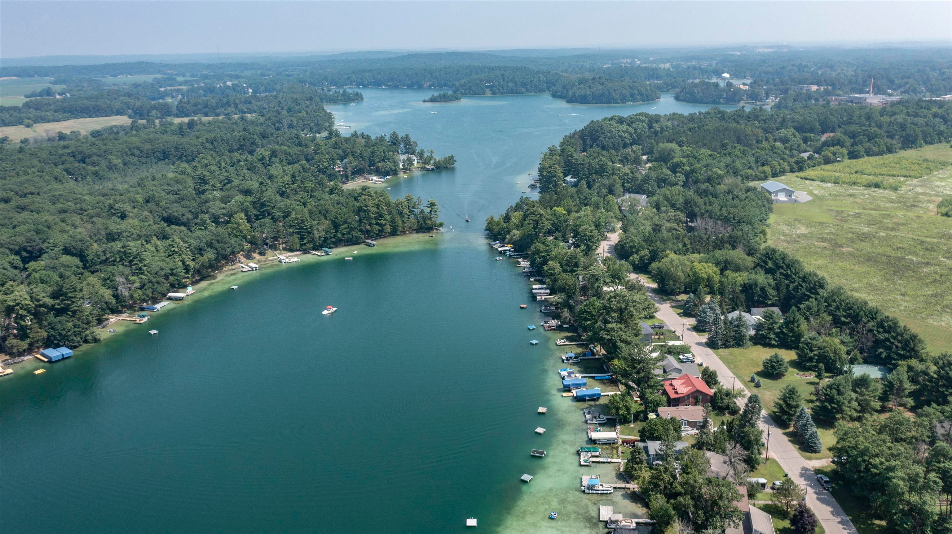 Waupaca, Wisconsin, 54981, United States, 4 Bedrooms Bedrooms, ,2 BathroomsBathrooms,Residential,Active,1894580
