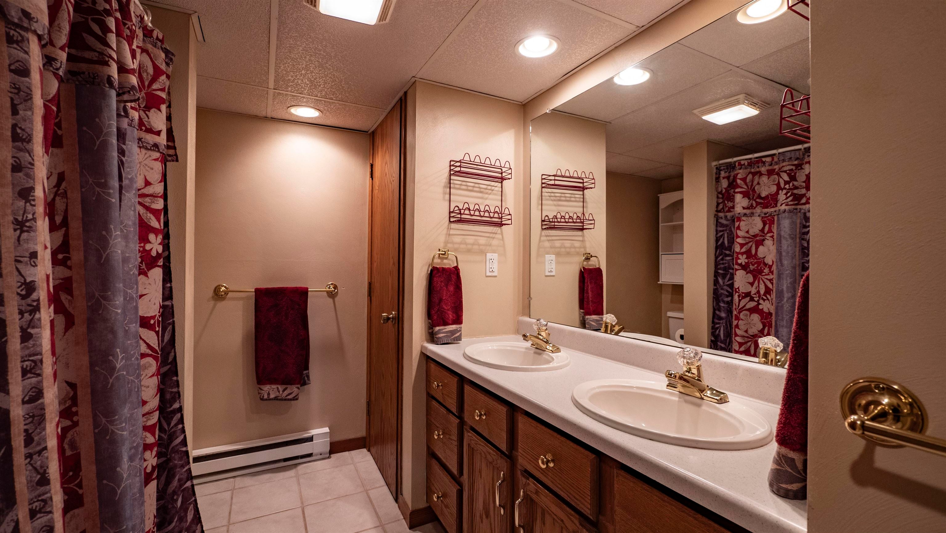 Fremont, Wisconsin, 54940, United States, ,3 BathroomsBathrooms,Residential,Active,1850639