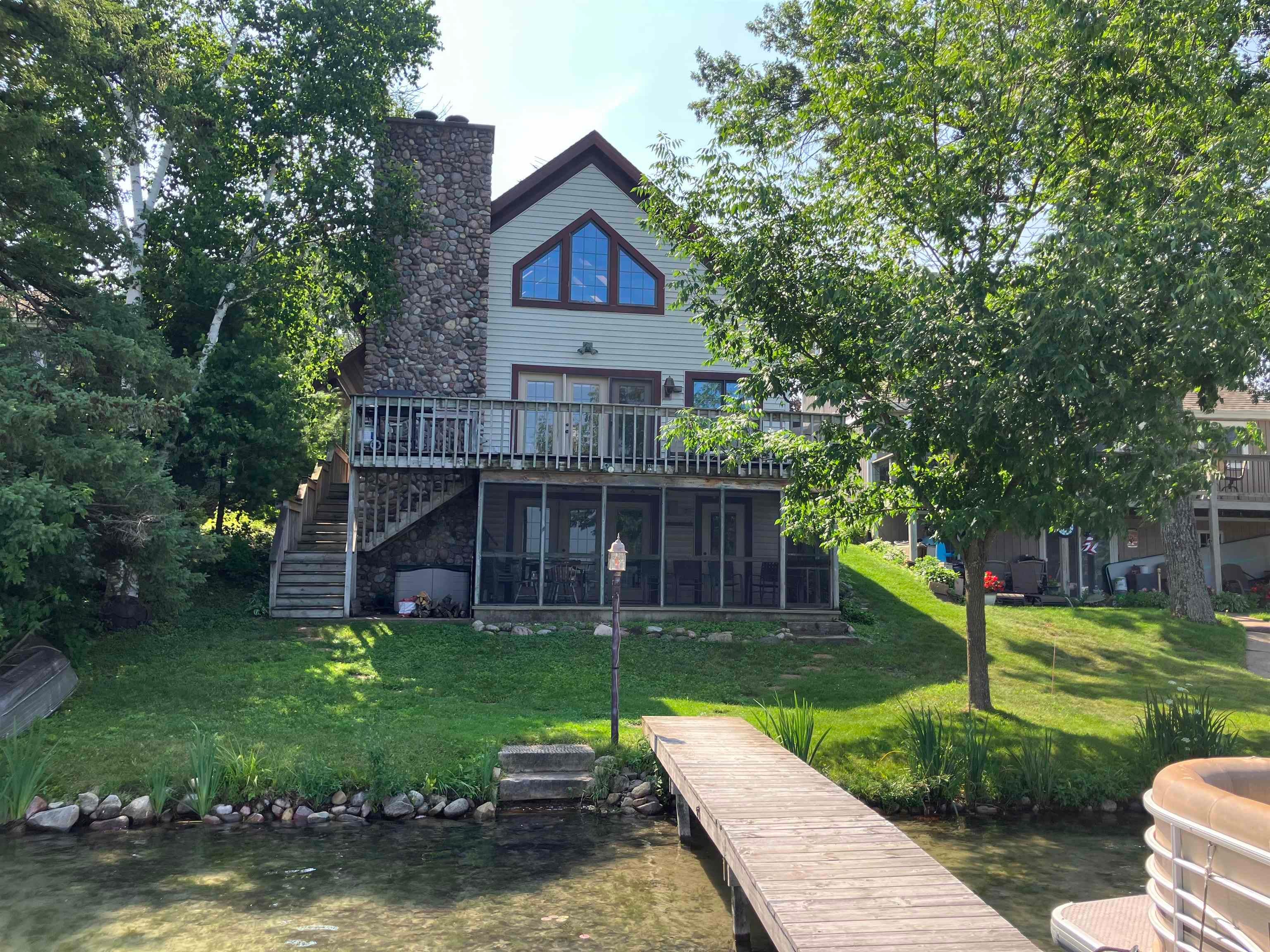 Waupaca, Wisconsin, 54981, United States, 4 Bedrooms Bedrooms, ,2 BathroomsBathrooms,Residential,Active,1894580