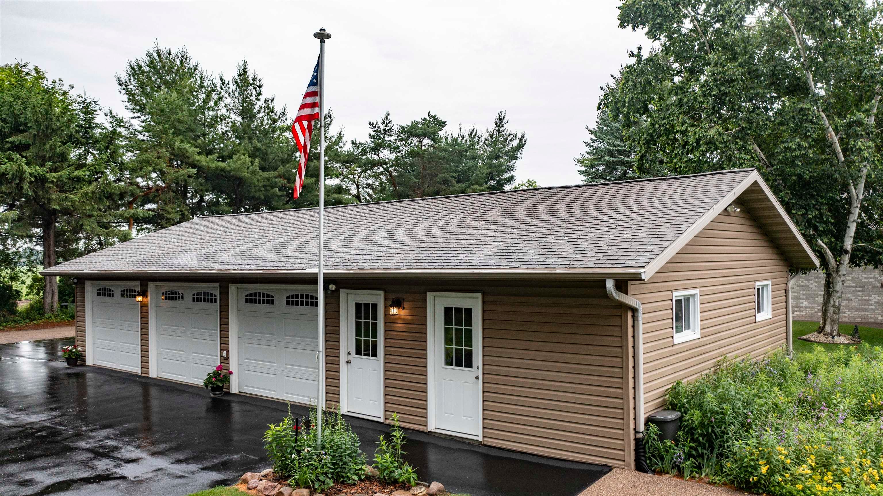 Waupaca, Wisconsin, 54981, United States, 4 Bedrooms Bedrooms, ,3 BathroomsBathrooms,Residential,Active,2002346