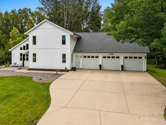 2785 SUMMERSET CIR, SUAMICO, WI 54173 - Image 1