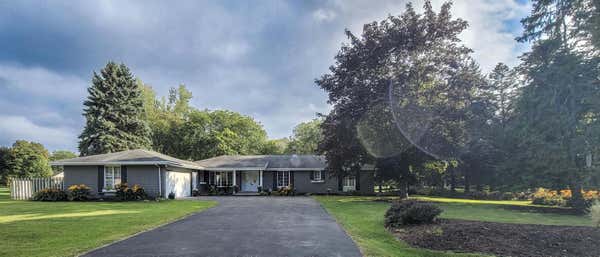 8 MEADOWBROOK LN, APPLETON, WI 54914 - Image 1