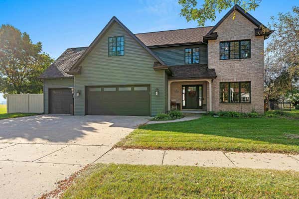 1315 E WYNDMERE DR, APPLETON, WI 54913 - Image 1