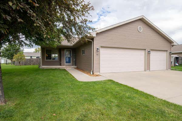 747 KONNOR CT, OMRO, WI 54963 - Image 1