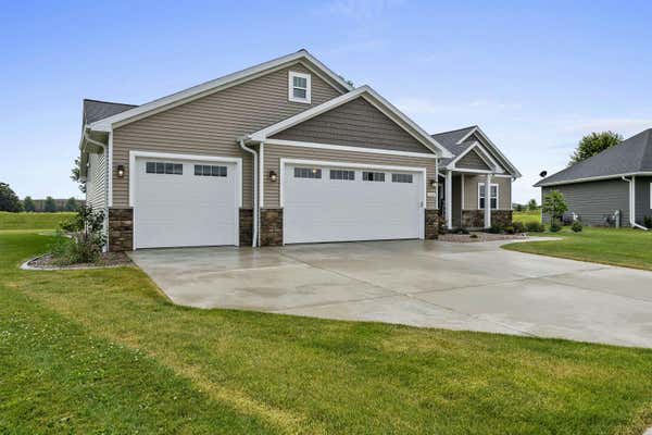 2133 FOX POINT CIR, DE PERE, WI 54115 - Image 1