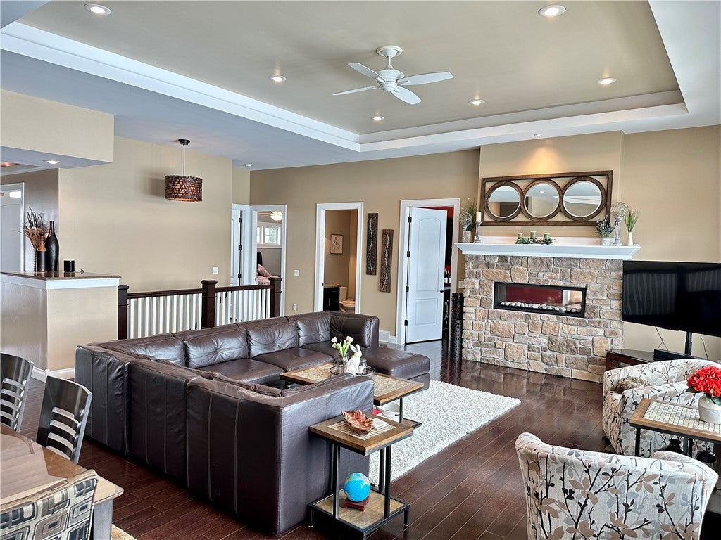 Eau Claire, Wisconsin, 54701, United States, 5 Bedrooms Bedrooms, ,4 BathroomsBathrooms,Residential,Active,1762826