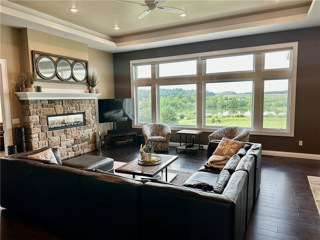 Eau Claire, Wisconsin, 54701, United States, 5 Bedrooms Bedrooms, ,4 BathroomsBathrooms,Residential,Active,1762826