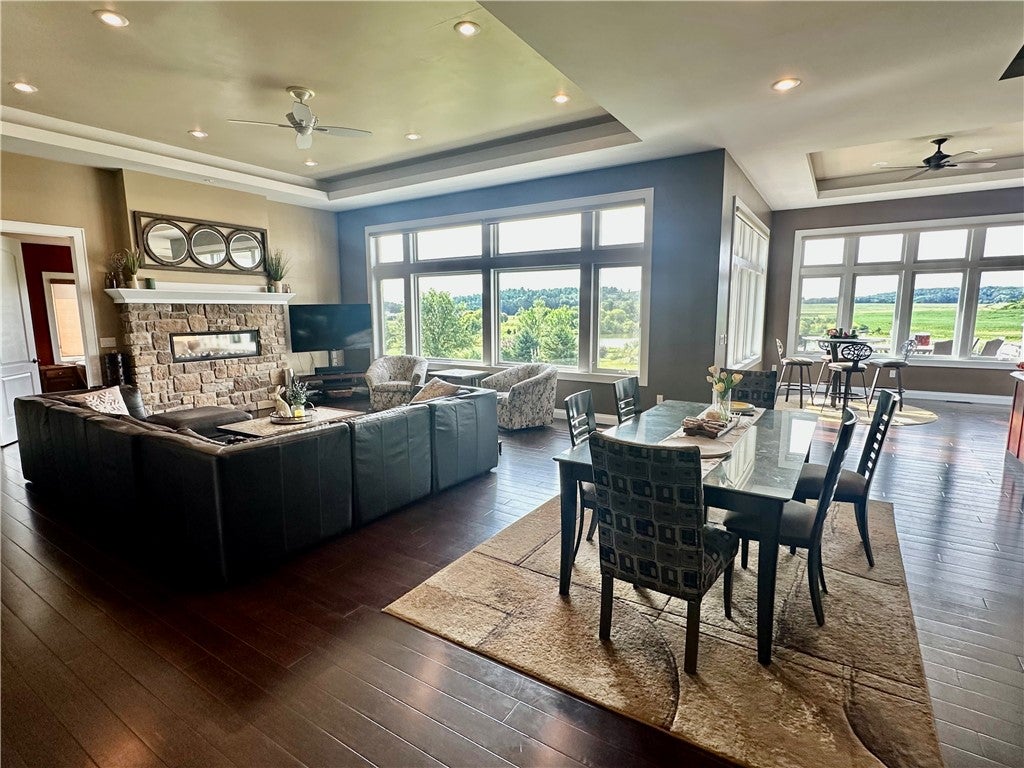 Eau Claire, Wisconsin, 54701, United States, 5 Bedrooms Bedrooms, ,4 BathroomsBathrooms,Residential,Active,1762826