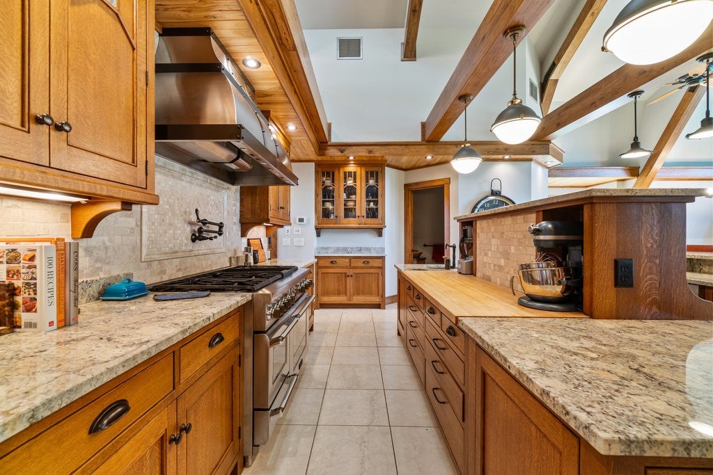 Menomonie, Wisconsin, 54751, United States, 2 Bedrooms Bedrooms, ,3 BathroomsBathrooms,Residential,Active,1942349