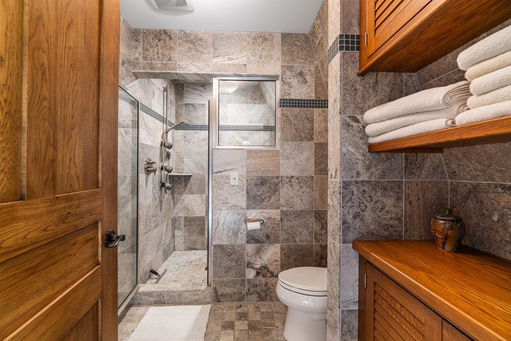 Menomonie, Wisconsin, 54751, United States, 2 Bedrooms Bedrooms, ,3 BathroomsBathrooms,Residential,Active,1942349