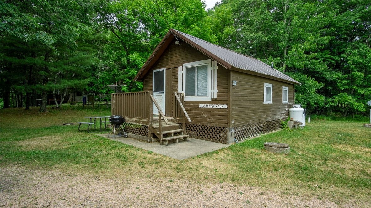 Weyerhaeuser, Wisconsin, 54895, United States, 6 Bedrooms Bedrooms, ,6 BathroomsBathrooms,Residential,Active,1903204