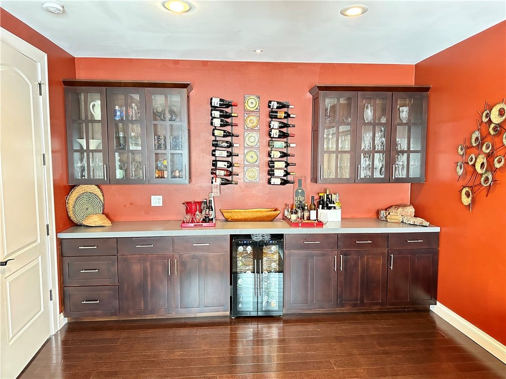 Eau Claire, Wisconsin, 54701, United States, 5 Bedrooms Bedrooms, ,4 BathroomsBathrooms,Residential,Active,1762826