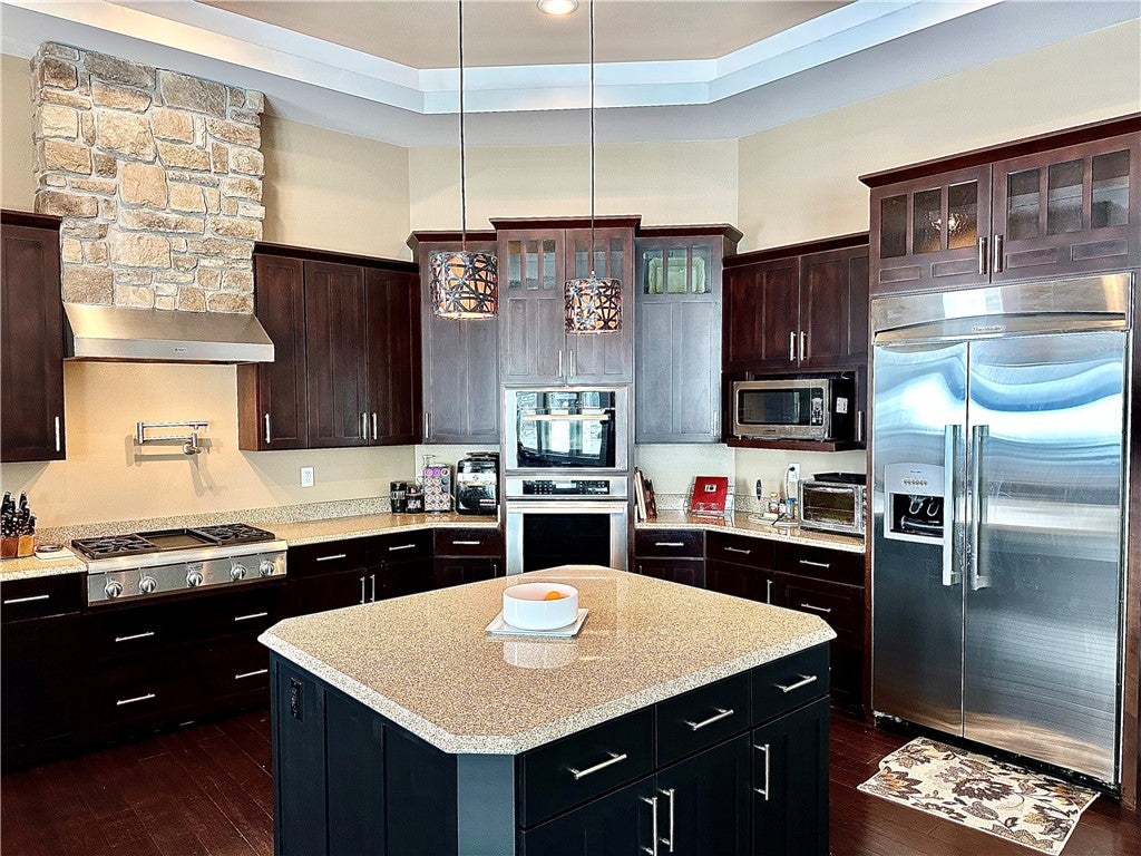 Eau Claire, Wisconsin, 54701, United States, 5 Bedrooms Bedrooms, ,4 BathroomsBathrooms,Residential,Active,1762826