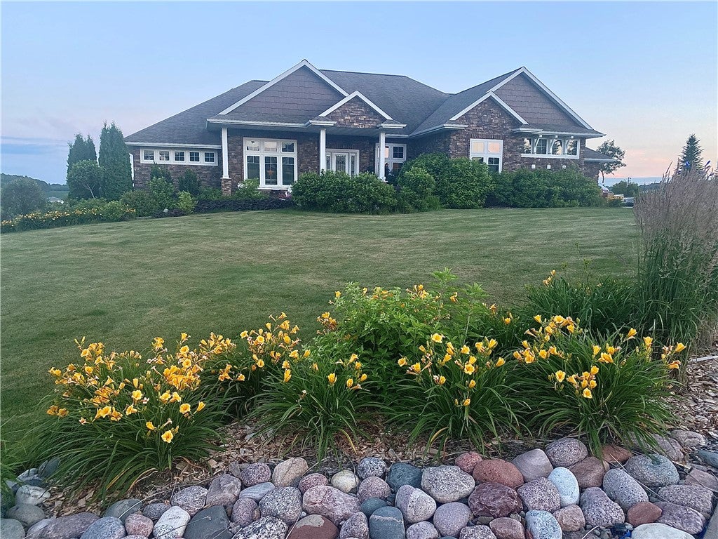 Eau Claire, Wisconsin, 54701, United States, 5 Bedrooms Bedrooms, ,4 BathroomsBathrooms,Residential,Active,1762826