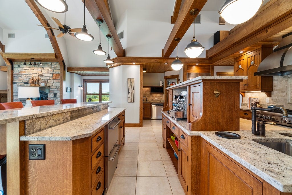 Menomonie, Wisconsin, 54751, United States, 2 Bedrooms Bedrooms, ,3 BathroomsBathrooms,Residential,Active,1942349