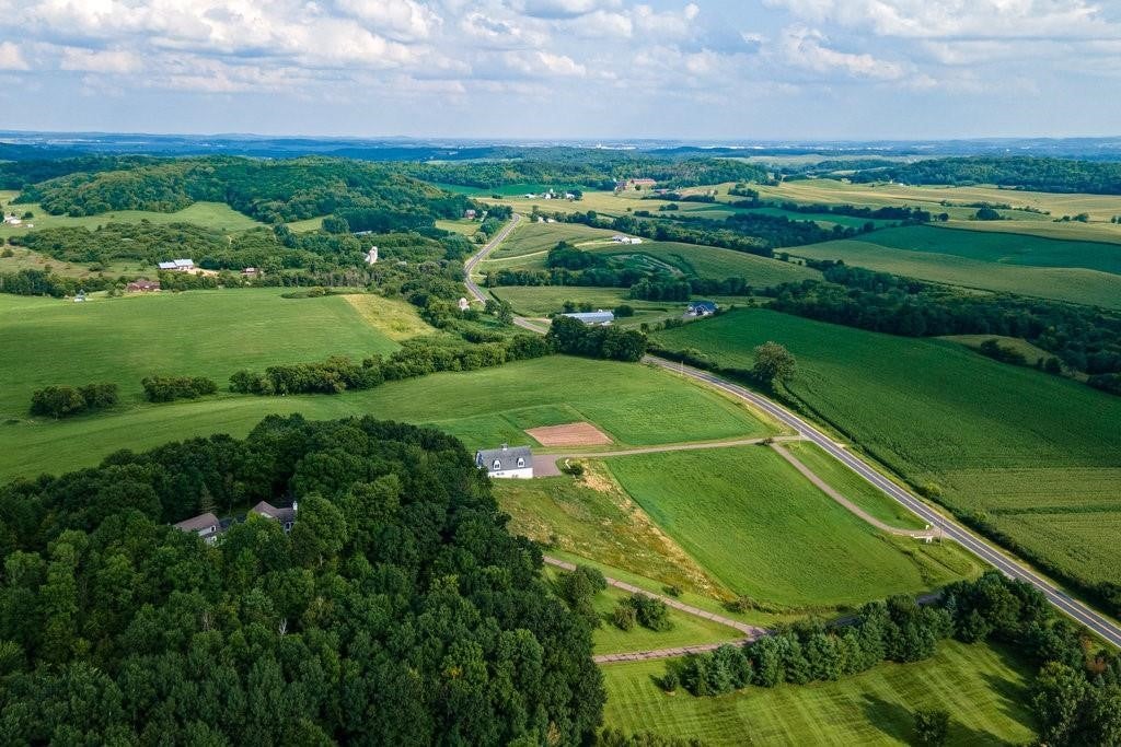 Menomonie, Wisconsin, 54751, United States, 2 Bedrooms Bedrooms, ,3 BathroomsBathrooms,Residential,Active,1942349