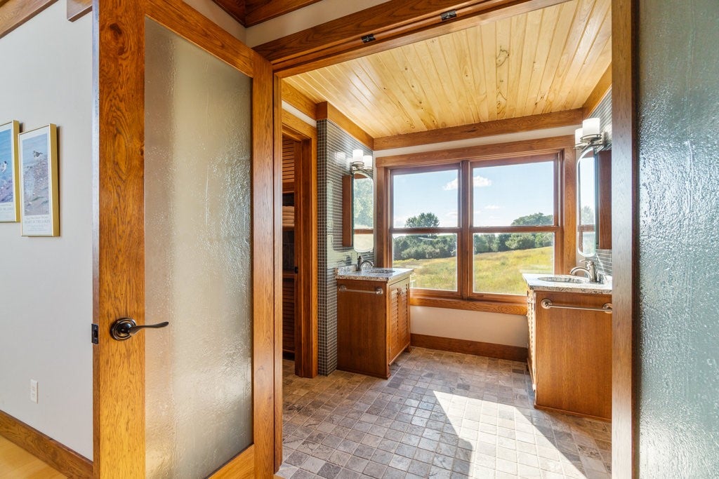 Menomonie, Wisconsin, 54751, United States, 2 Bedrooms Bedrooms, ,3 BathroomsBathrooms,Residential,Active,1942349