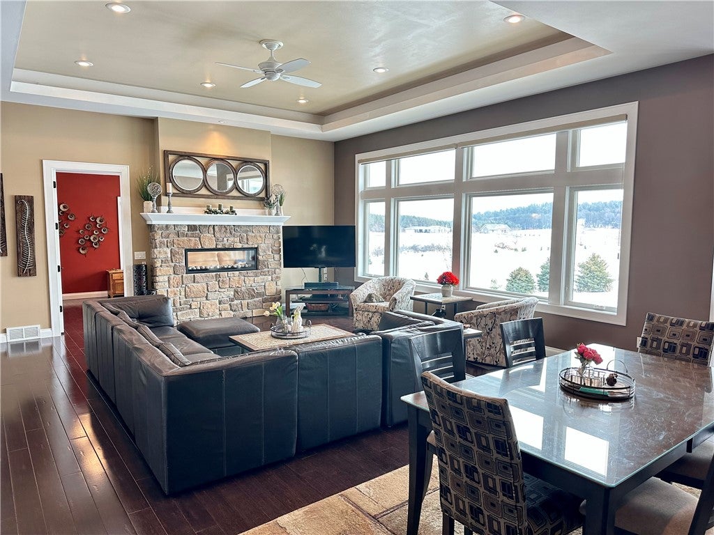 Eau Claire, Wisconsin, 54701, United States, 5 Bedrooms Bedrooms, ,4 BathroomsBathrooms,Residential,Active,1762826