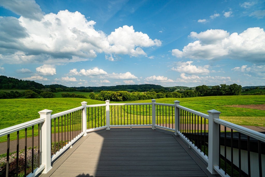 Menomonie, Wisconsin, 54751, United States, 2 Bedrooms Bedrooms, ,3 BathroomsBathrooms,Residential,Active,1942349