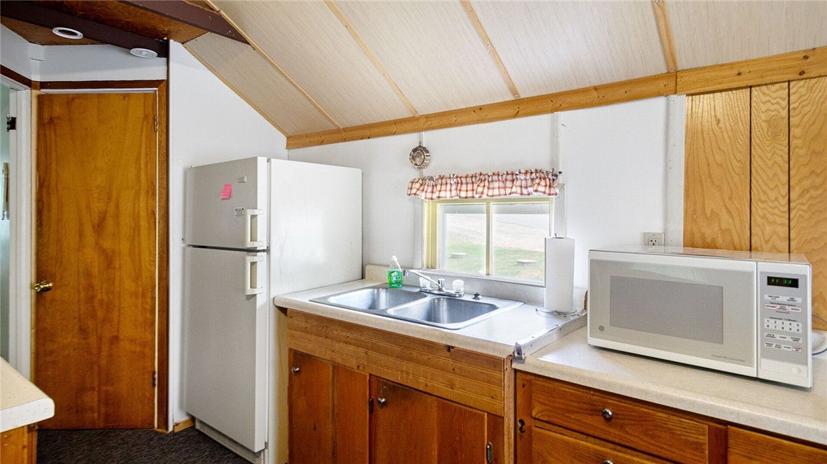 Weyerhaeuser, Wisconsin, 54895, United States, 6 Bedrooms Bedrooms, ,6 BathroomsBathrooms,Residential,Active,1903204