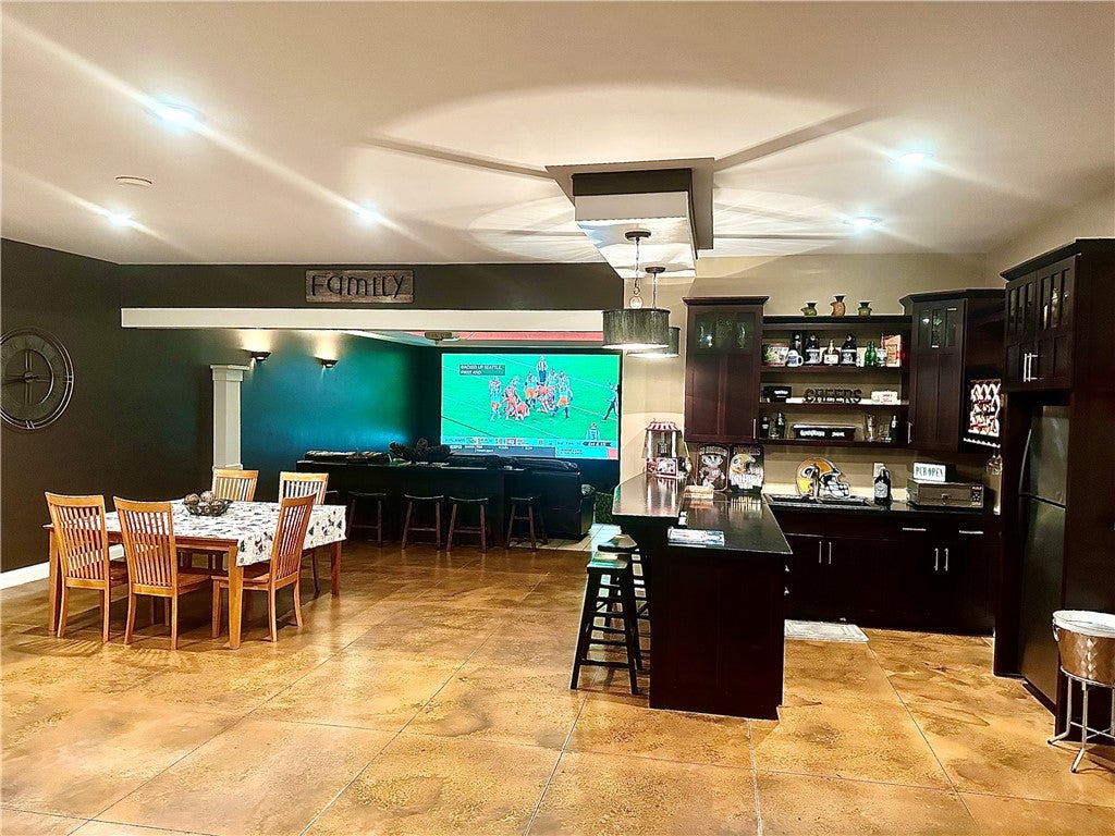 Eau Claire, Wisconsin, 54701, United States, 5 Bedrooms Bedrooms, ,4 BathroomsBathrooms,Residential,Active,1762826