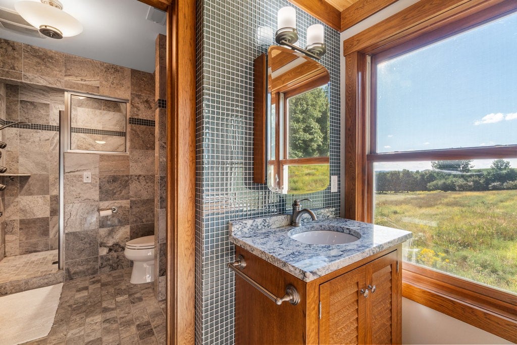 Menomonie, Wisconsin, 54751, United States, 2 Bedrooms Bedrooms, ,3 BathroomsBathrooms,Residential,Active,1942349